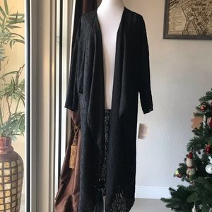 LuLaRoe Noir Shirley Cover Top L